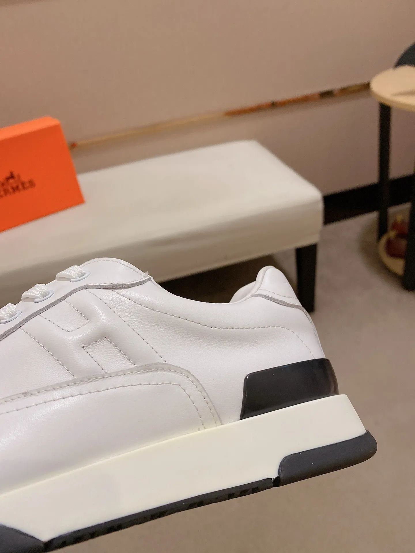 Ex-factory price: 500💰《HERMES》【Classic original single version】Hermès; top 🔝purchasing agent🔍🔍men's latest 🇺🇸sold simultaneously, original imported from Italy ▲▲first-layer cowhide ▲▲ (high-end, nobility and class) ) Exquisite workmanship (Italian 🇮🇹 imported water-dyed 🐂 cowhide lining) sole: original sole provided by the original factory, ⚠️exclusive double-layer activity·TPR·rubber·combined molded outsole; super comfortable·wear-resistant·non-slip·environmental protection The real thing is more beautiful when photographed in kind (high quality, following orders), you can come in and out at will * Number of yards: 38·39·40·41·42·43·44# (can be customized 45.)